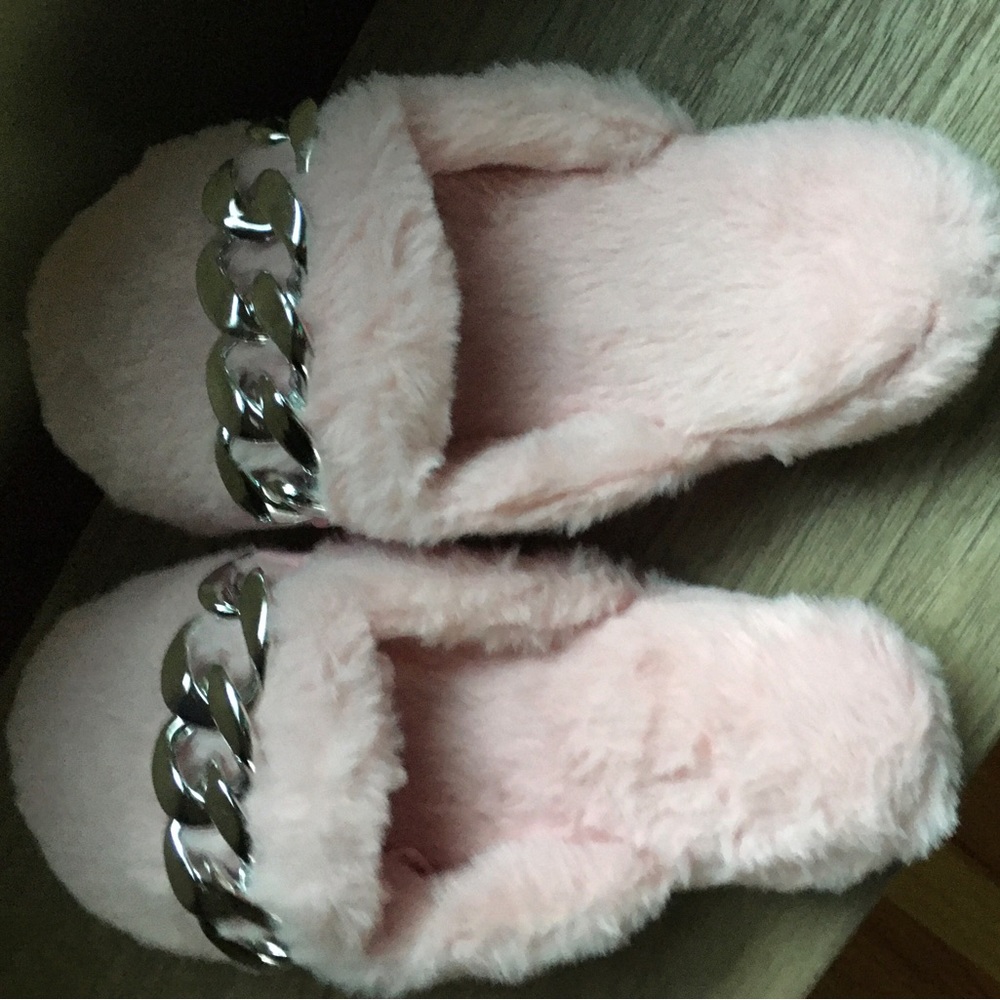 New Faux Fur Curb Chain Slippers